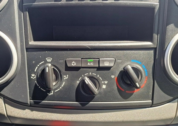 Citroen Berlingo cena 21990 przebieg: 186167, rok produkcji 2009 z Piaski małe 232